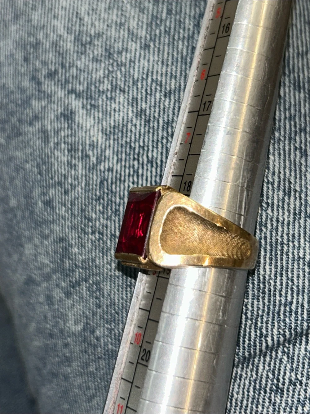 512207 10k Ruby Band